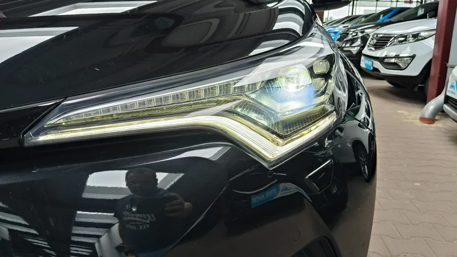 TOYOTA C-HR -