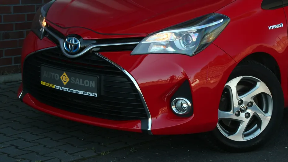 TOYOTA Yaris -