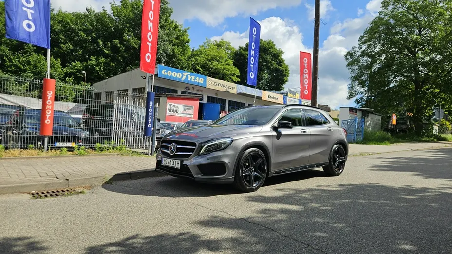 MERCEDES-BENZ GLA -