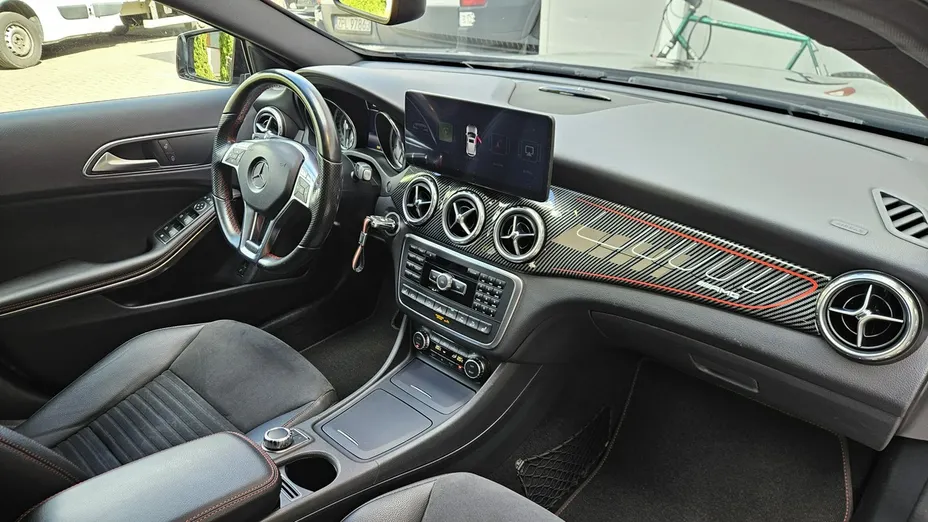 MERCEDES-BENZ GLA -