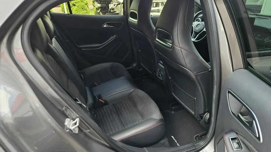MERCEDES-BENZ GLA -
