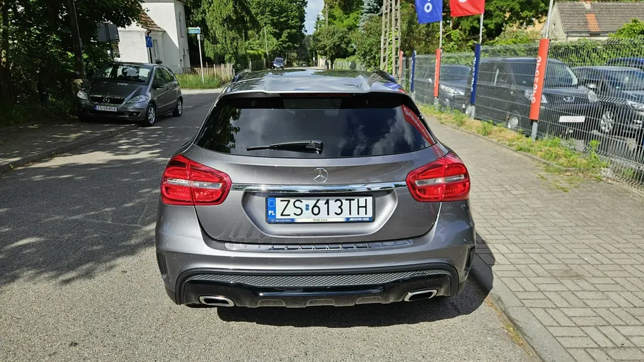MERCEDES-BENZ GLA -