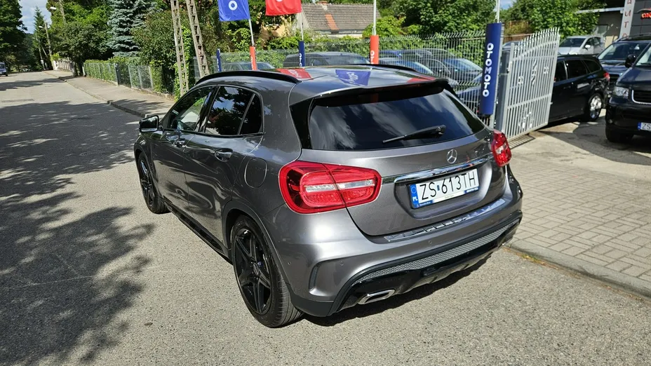 MERCEDES-BENZ GLA -
