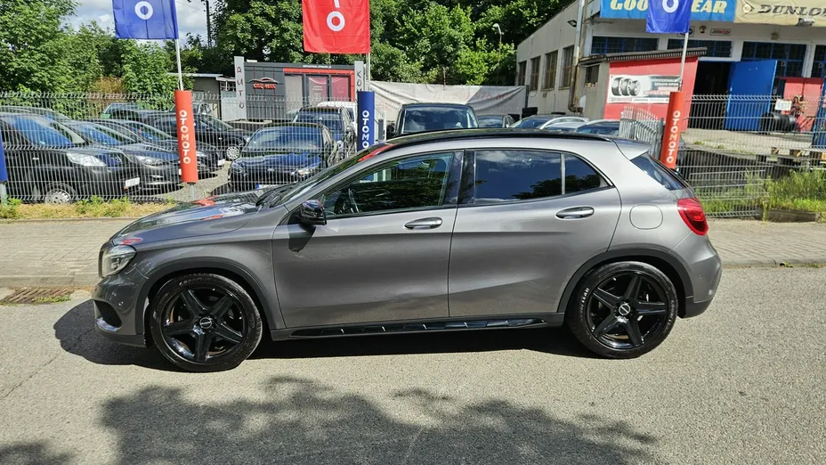 MERCEDES-BENZ GLA -