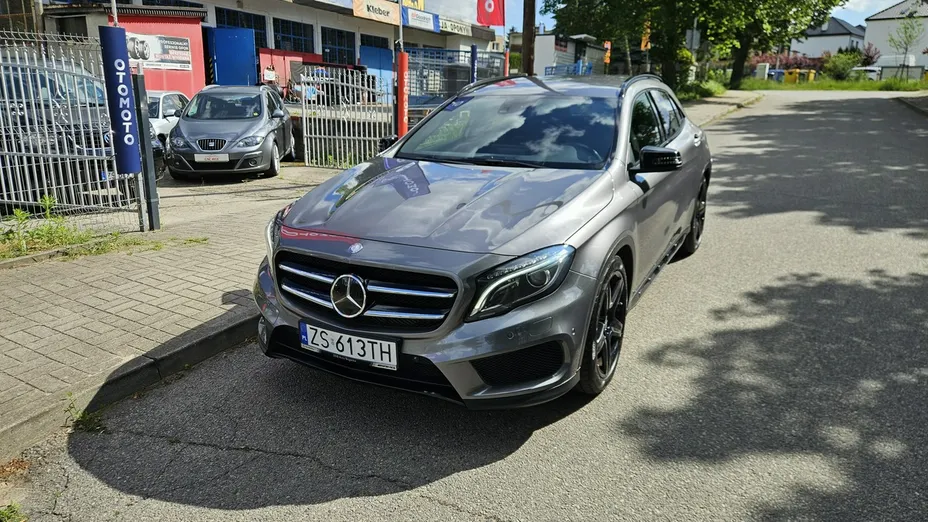 MERCEDES-BENZ GLA -