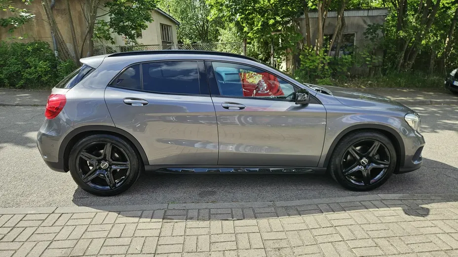 MERCEDES-BENZ GLA -