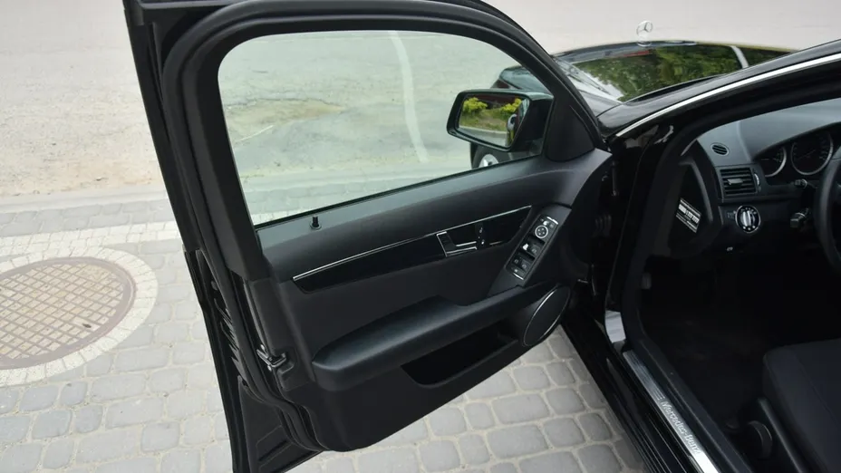 MERCEDES-BENZ C Klasa -