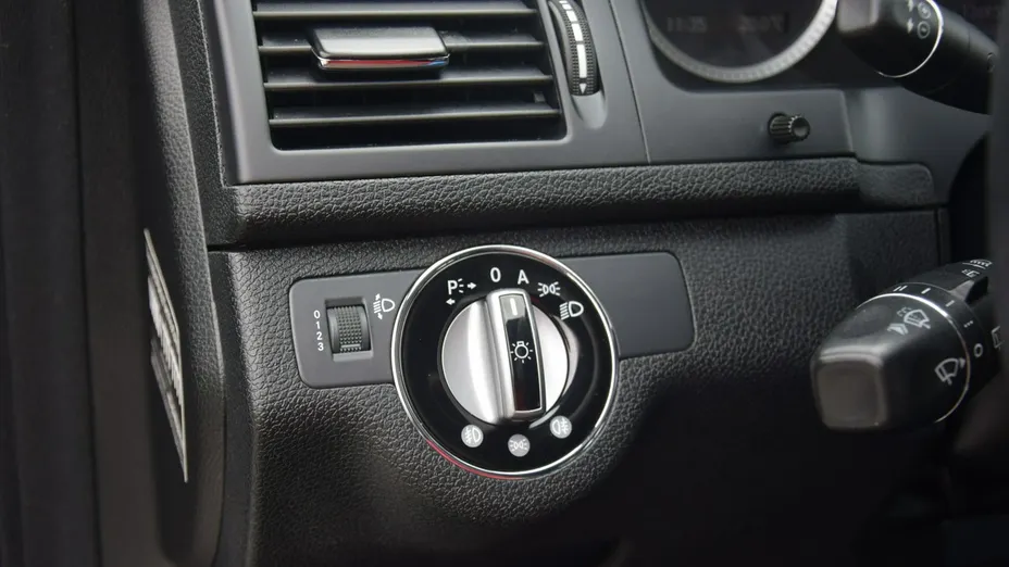 MERCEDES-BENZ C Klasa -