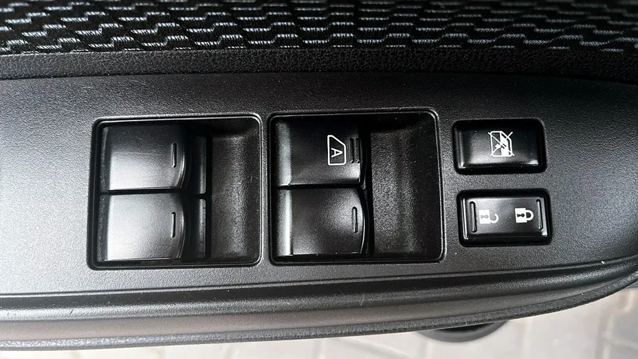 NISSAN Note -