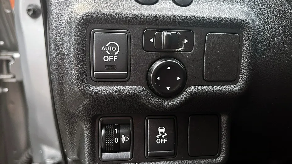 NISSAN Note -