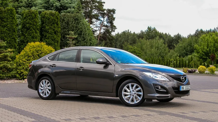 MAZDA 6 -
