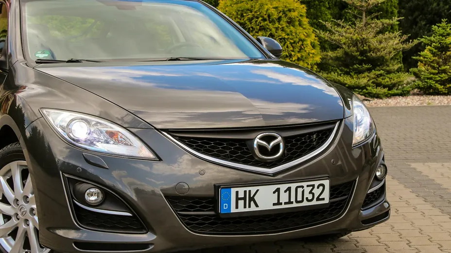 MAZDA 6 -