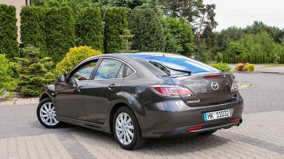 MAZDA 6 -