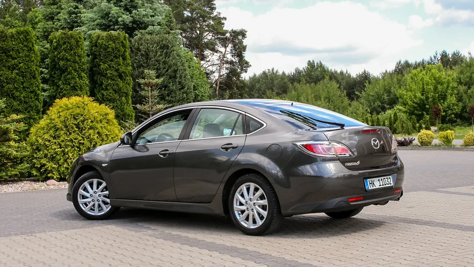 MAZDA 6 -