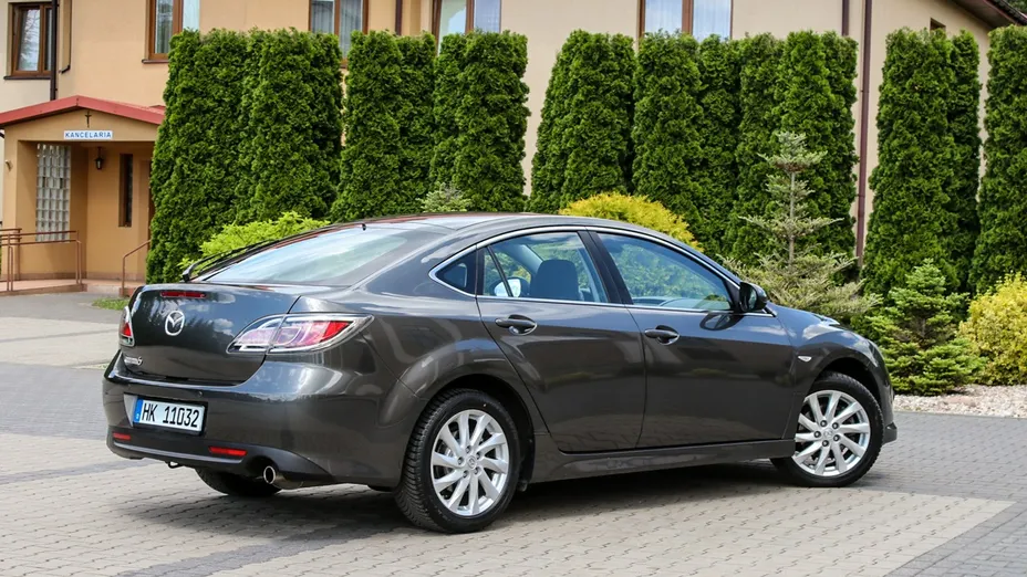 MAZDA 6 -