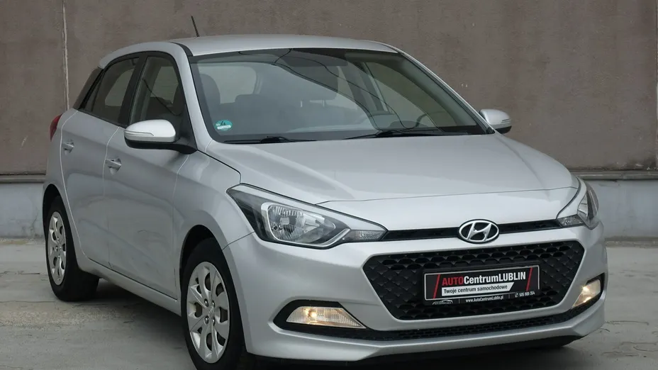 HYUNDAI i20 -