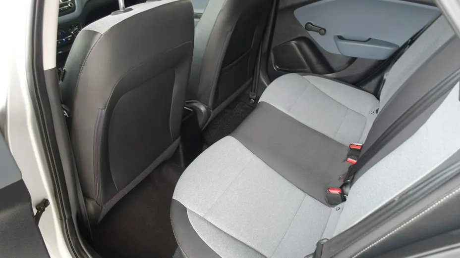 HYUNDAI i20 -