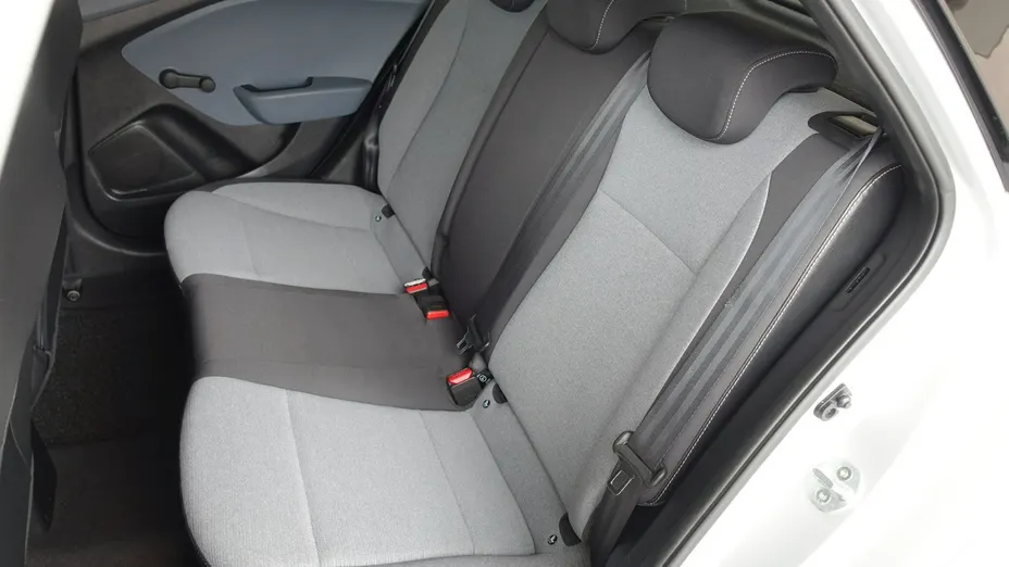 HYUNDAI i20 -