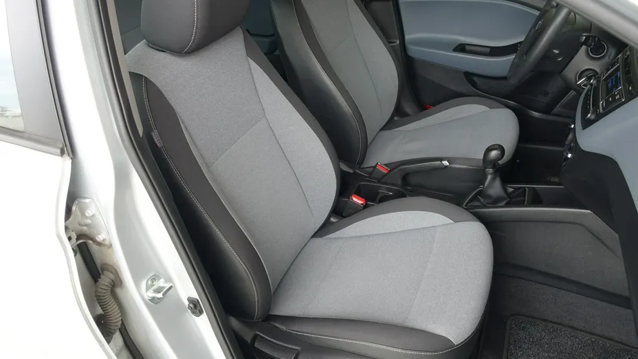 HYUNDAI i20 -