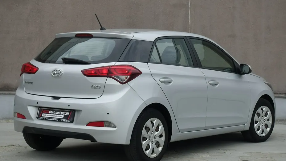 HYUNDAI i20 -