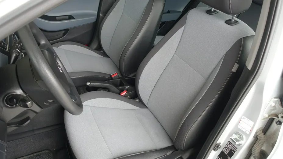 HYUNDAI i20 -