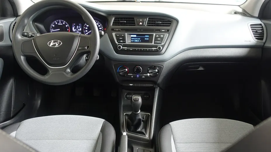 HYUNDAI i20 -