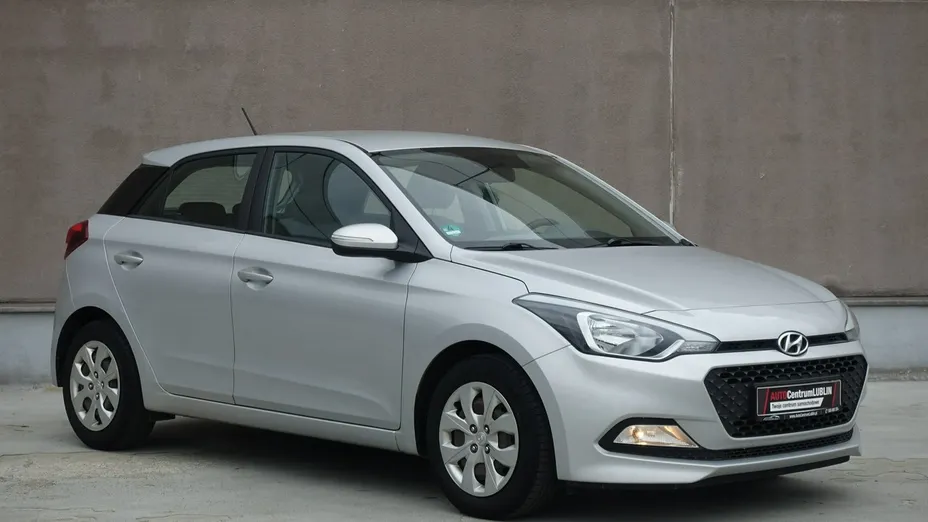 HYUNDAI i20 -