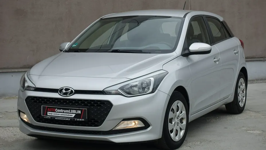 HYUNDAI i20 -
