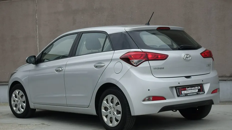 HYUNDAI i20 -