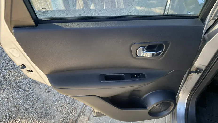 NISSAN Qashqai -