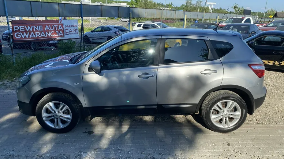 NISSAN Qashqai -