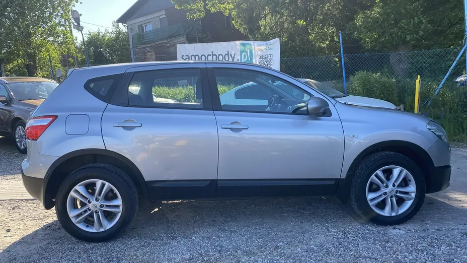NISSAN Qashqai -