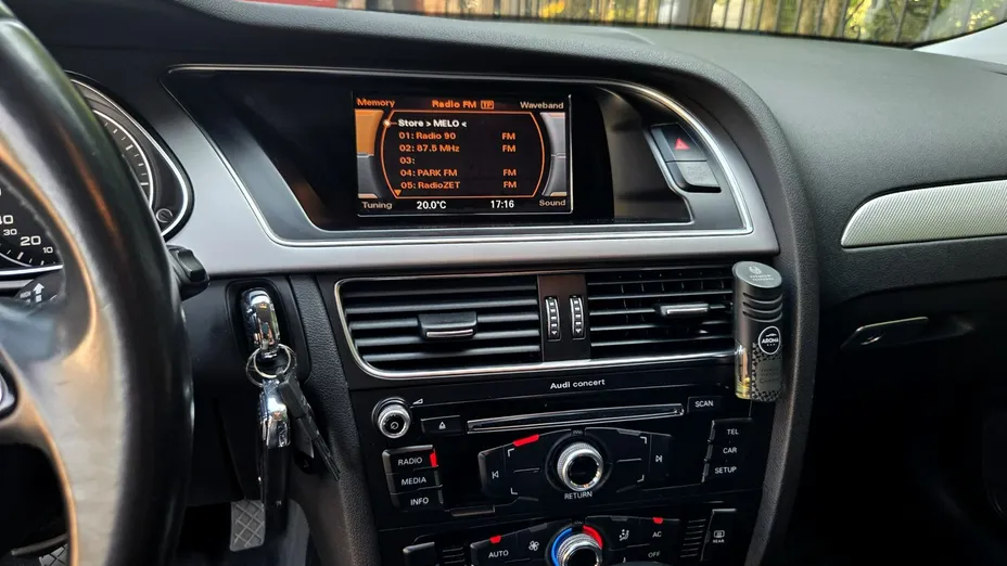 AUDI A4 -