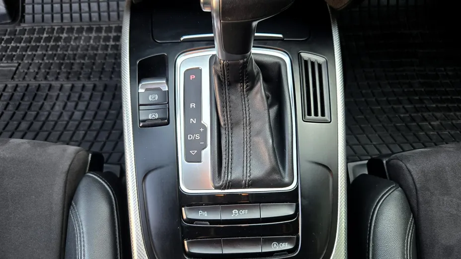 AUDI A4 -