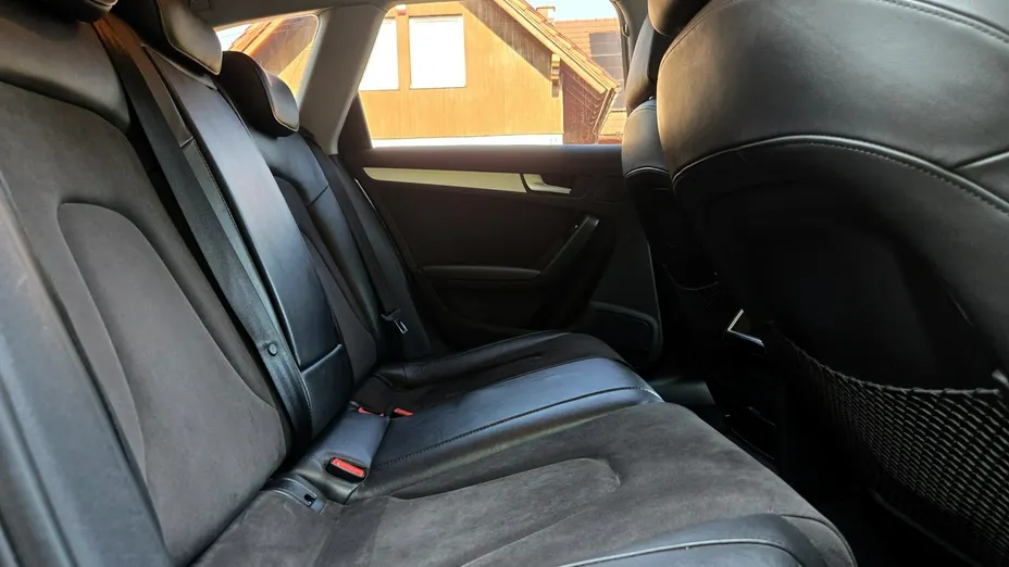 AUDI A4 -