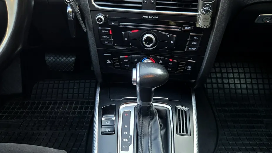 AUDI A4 -