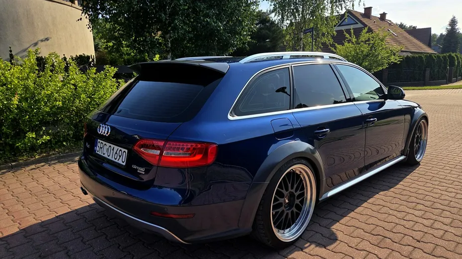 AUDI A4 -