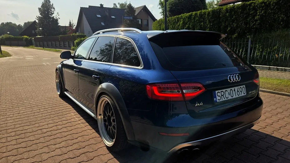 AUDI A4 -