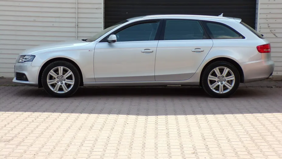 AUDI A4 Avant -