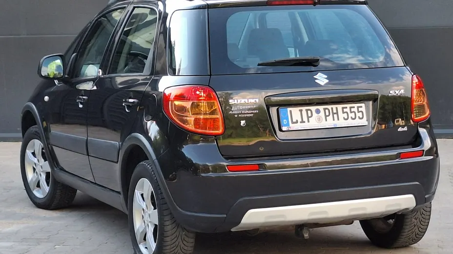 SUZUKI SX4 -