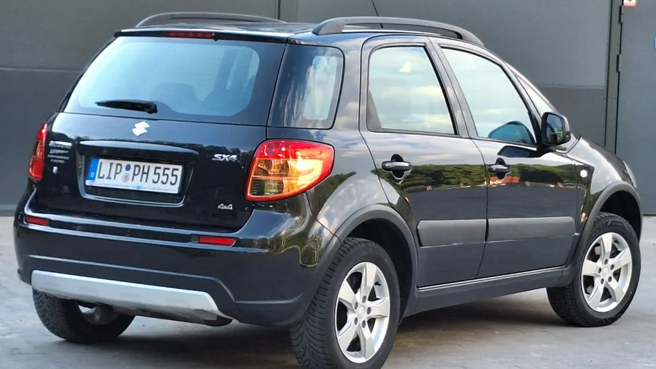 SUZUKI SX4 -