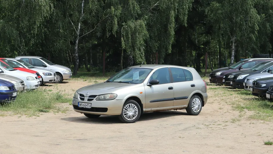 NISSAN Almera -