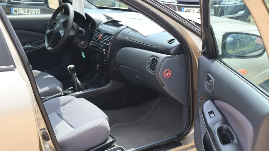 NISSAN Almera -