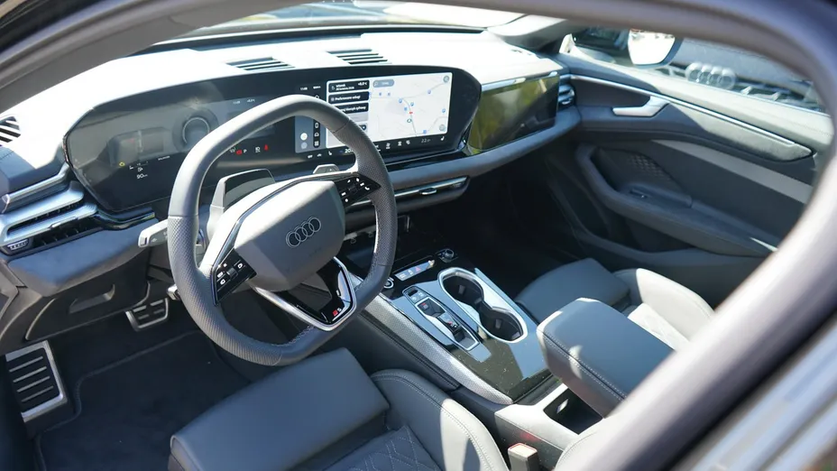 AUDI A6 -