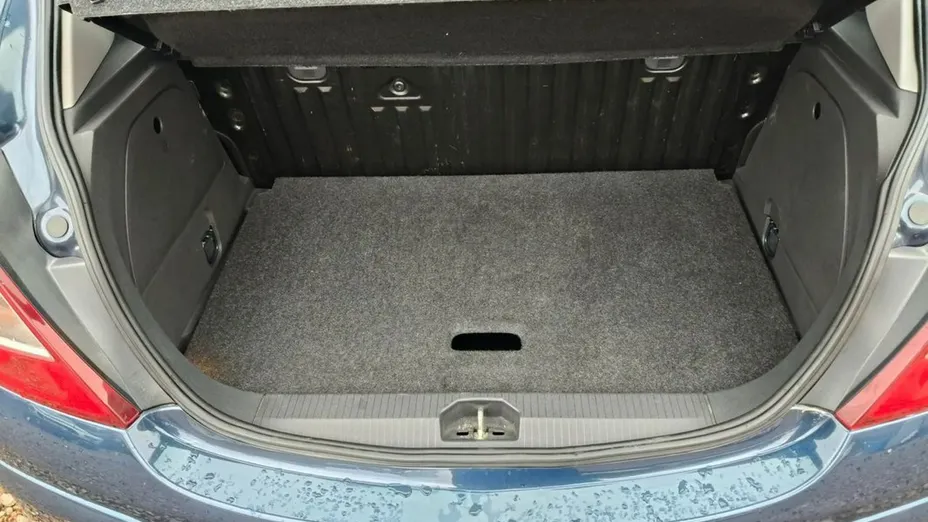 OPEL Corsa -