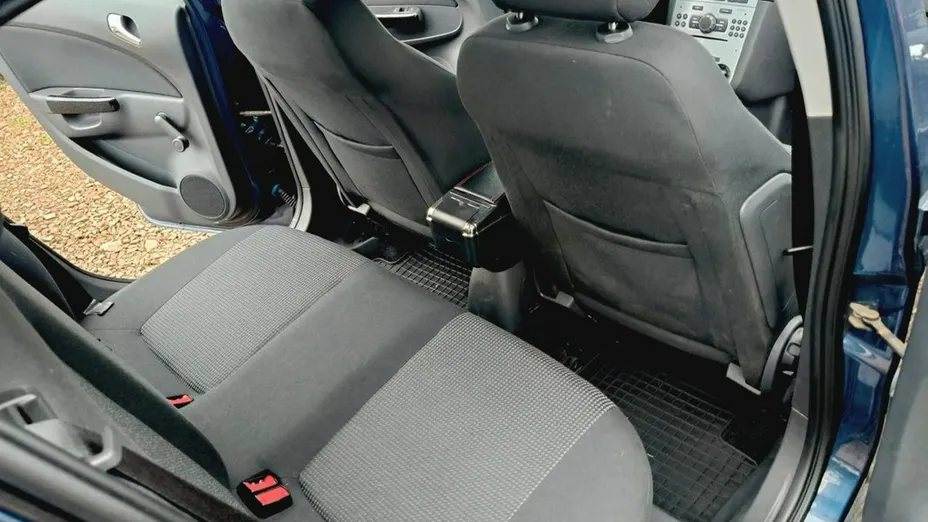 OPEL Corsa -