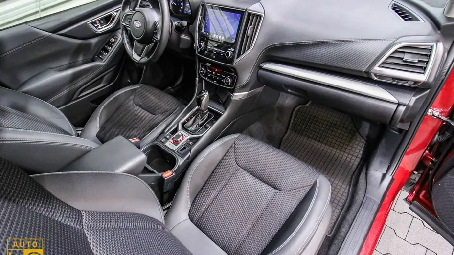 SUBARU Forester -