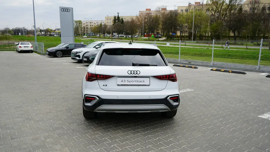 AUDI A3 Allstreet -