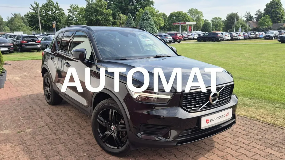 VOLVO XC40 -