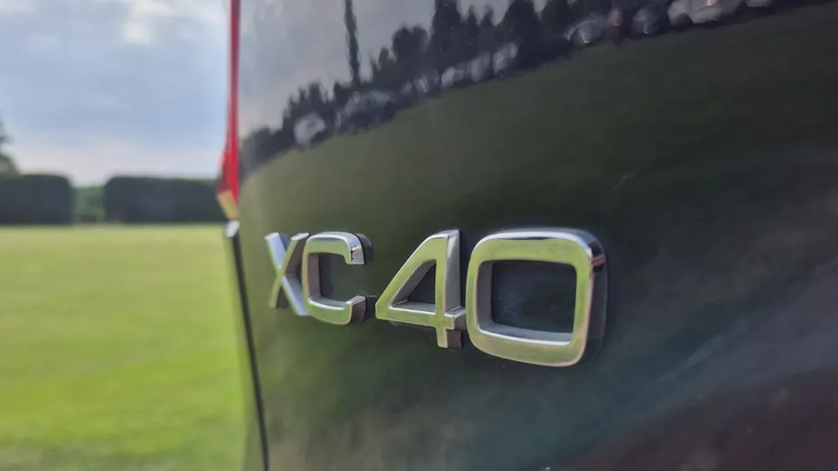 VOLVO XC40 -